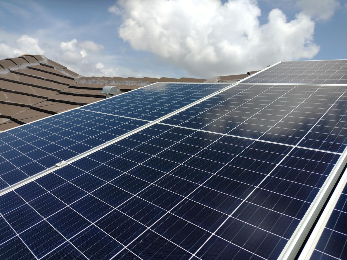 Residential rooftop solar panel cleaning South Florida