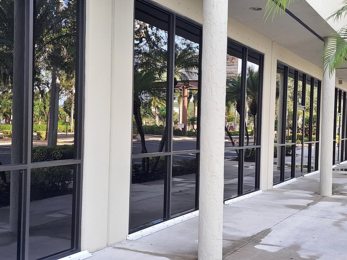 Limpieza de vidrieras comerciales en el sur de la Florida